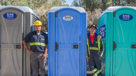 cleaning porta potty